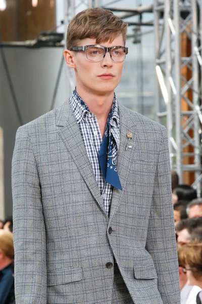Look 23